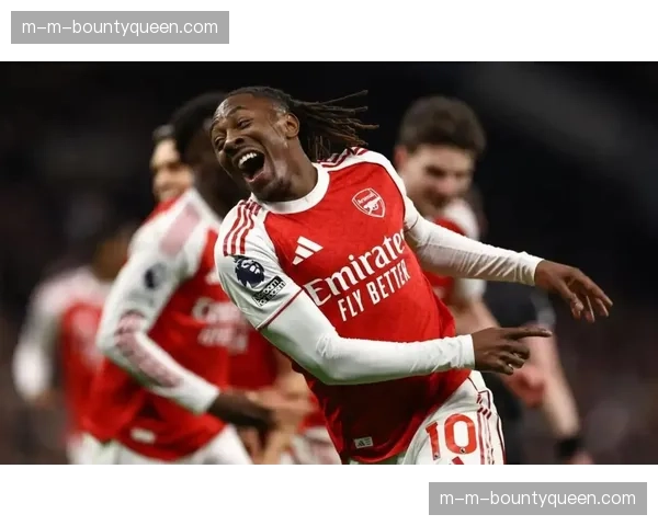 阿森纳中场核心萨卡恢复完整训练,有望出战对阵热刺的北伦敦德比 阿森纳中场核心萨卡恢复完整训练,有望出战对阵热刺的北伦敦德比